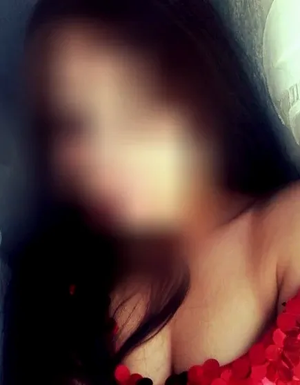Chantal, 30