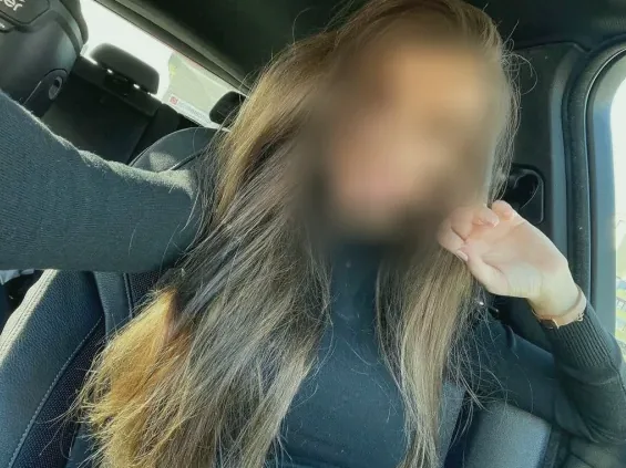 Esther, 33