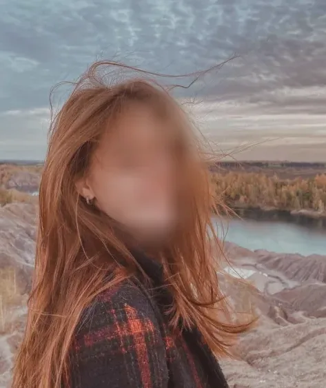 Evi, 23
