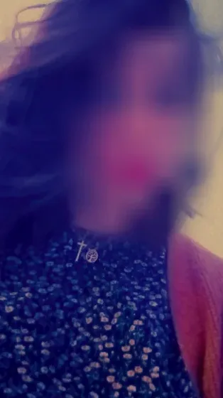 Isabel, 31