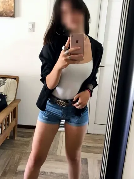 Lisa, 29