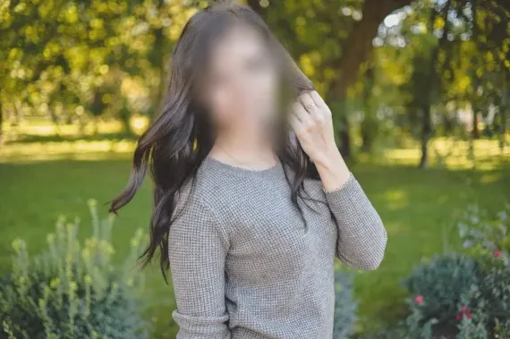 Nikki, 32