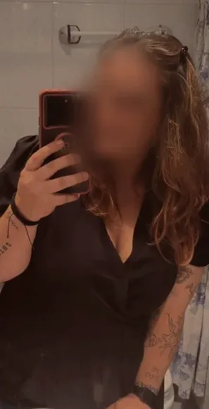 Nikki, 35