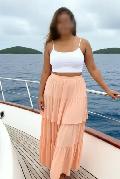 Sandra, 32