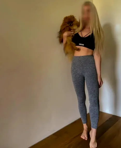 Sara, 24